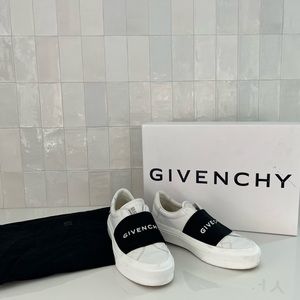 Givenchy City Court Logo Strap Sneaker
